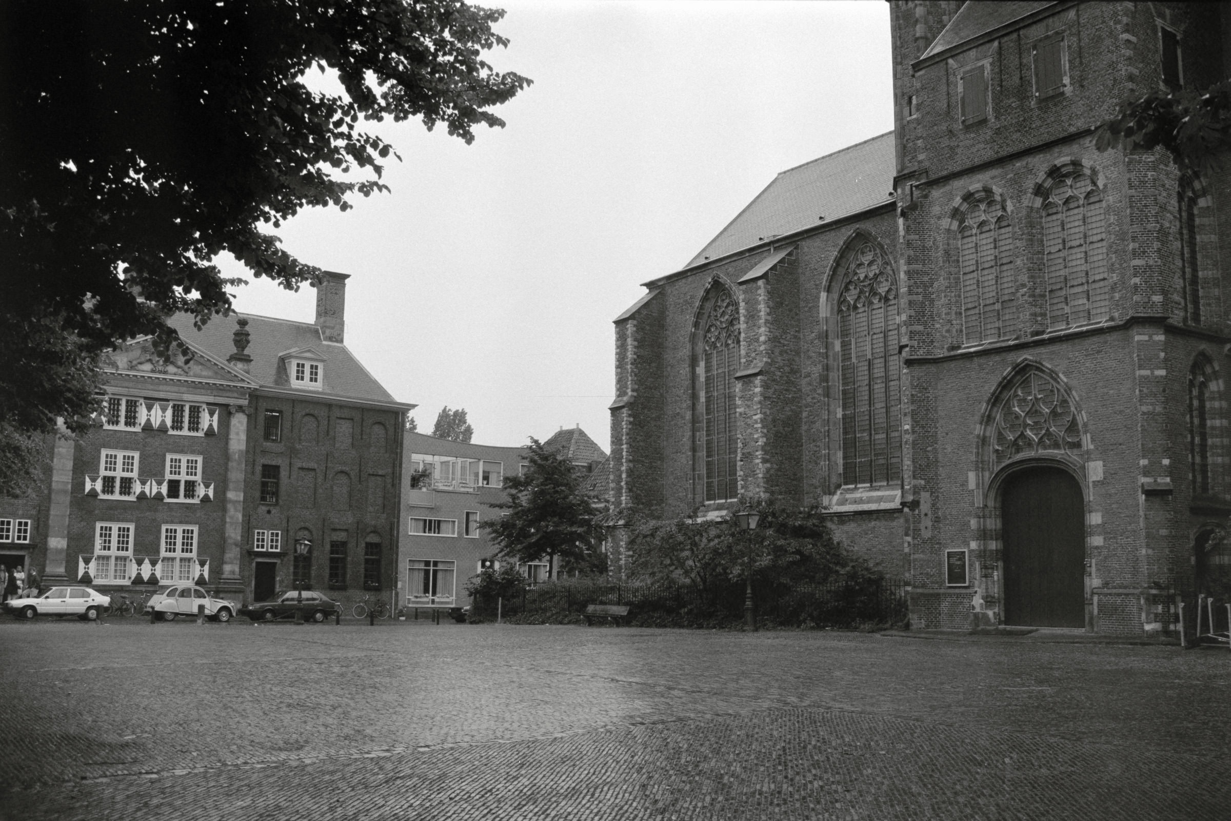 AHP F1992 06 004 sc250507 img35 NLP